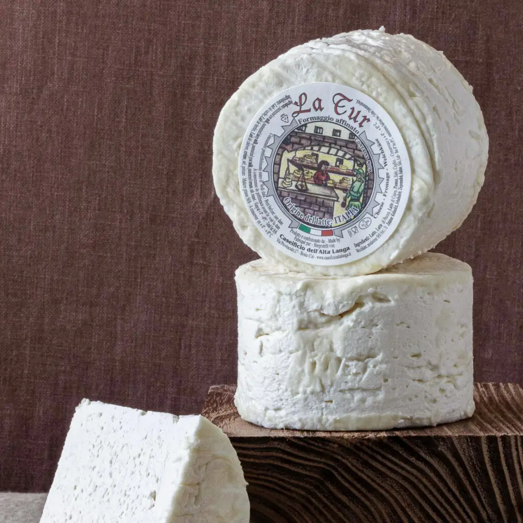 La Tur, formaggio a tre latti del Caseificio dell'Alta Langa